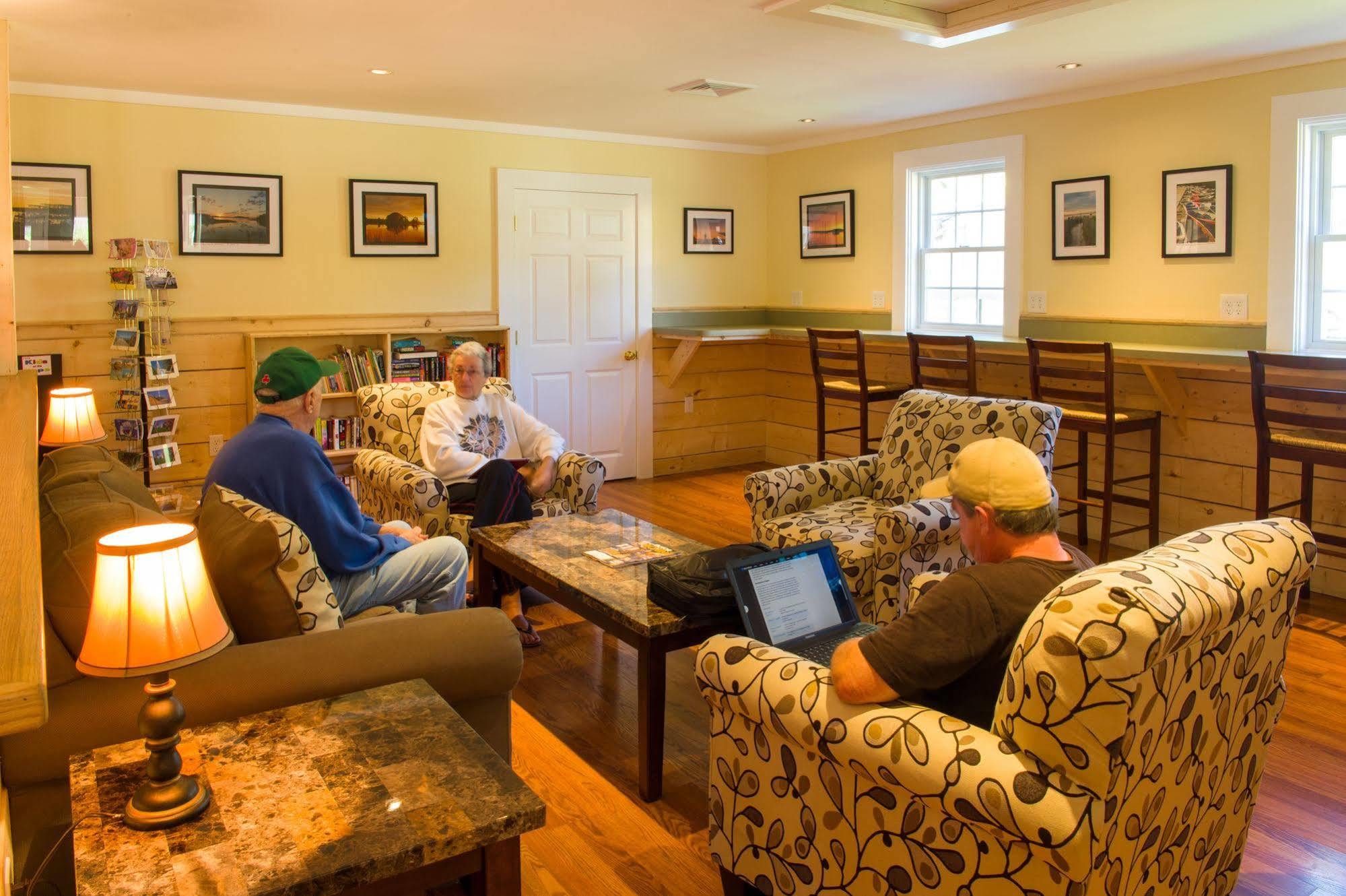 Sun Retreats At Peters Pond Hotel Sandwich Bagian luar foto
